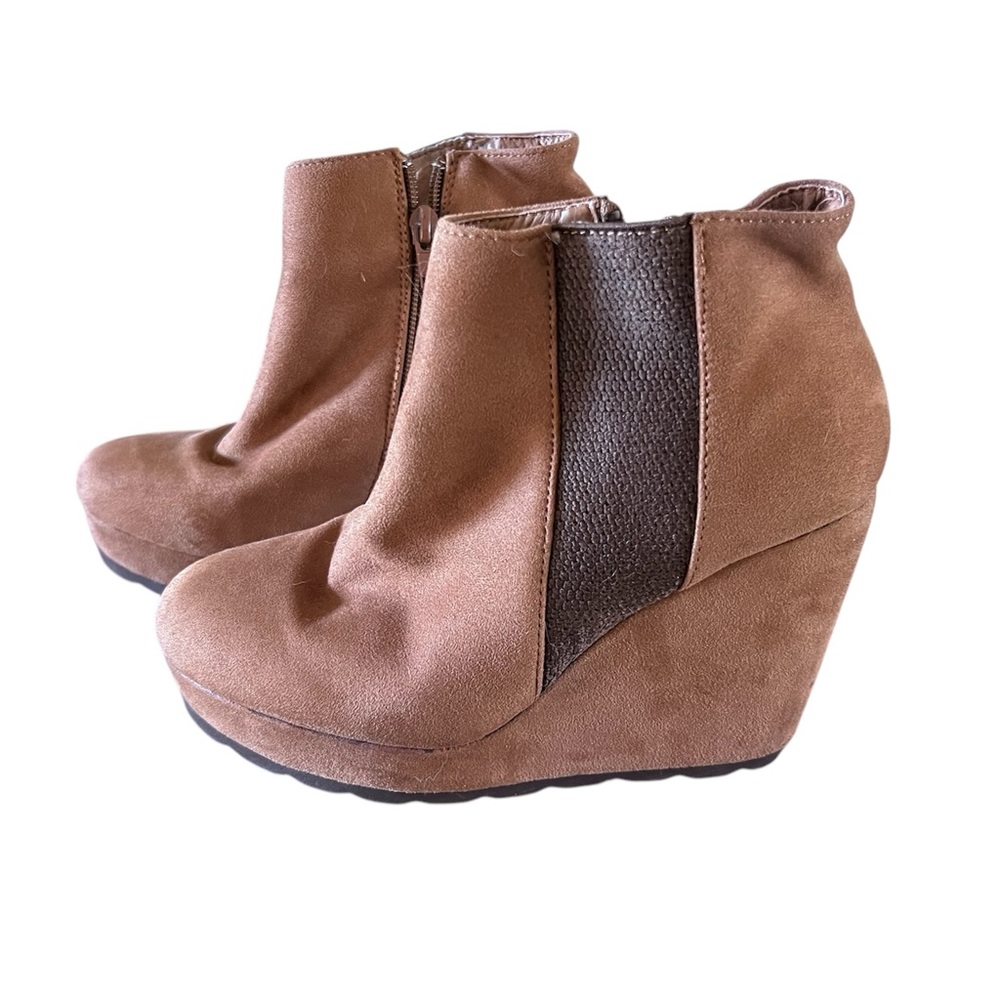 Unbranded Women’s Wedge Brown Sneakers, Size 7